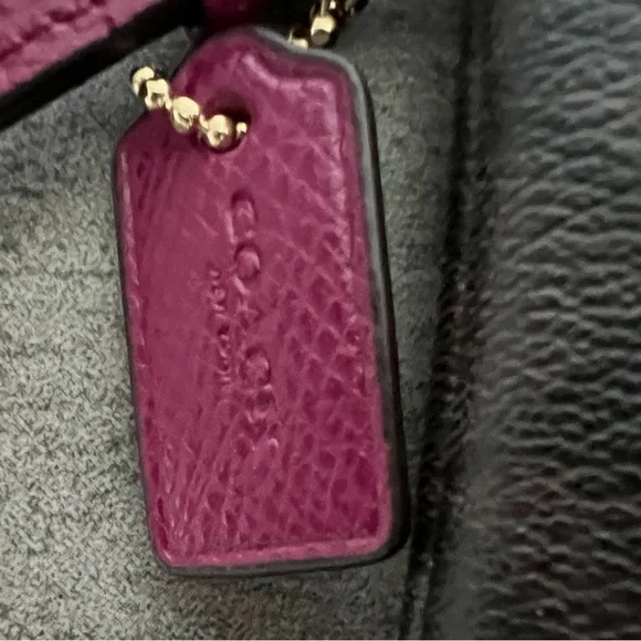 Corner Zip Wristlet In Signature Canvas - Picture 2 of 7